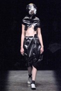 desfile-cdesgarcons-parisverao2009rtw-102