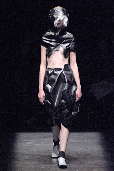 desfile-cdesgarcons-parisverao2009rtw-102