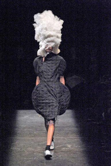 desfile-cdesgarcons-parisverao2009rtw-105
