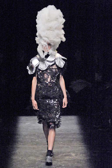 desfile-cdesgarcons-parisverao2009rtw-107