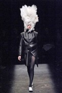 desfile-cdesgarcons-parisverao2009rtw-111