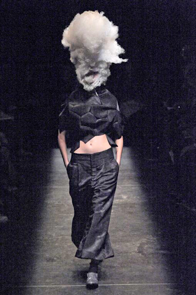 desfile-cdesgarcons-parisverao2009rtw-119