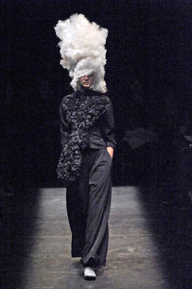 desfile-cdesgarcons-parisverao2009rtw-120