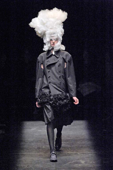 desfile-cdesgarcons-parisverao2009rtw-122