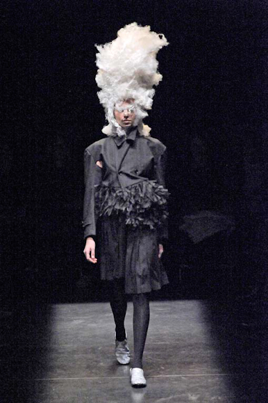 desfile-cdesgarcons-parisverao2009rtw-123