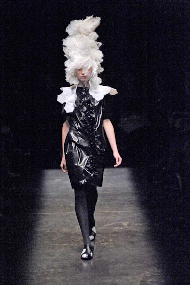 desfile-cdesgarcons-parisverao2009rtw-127