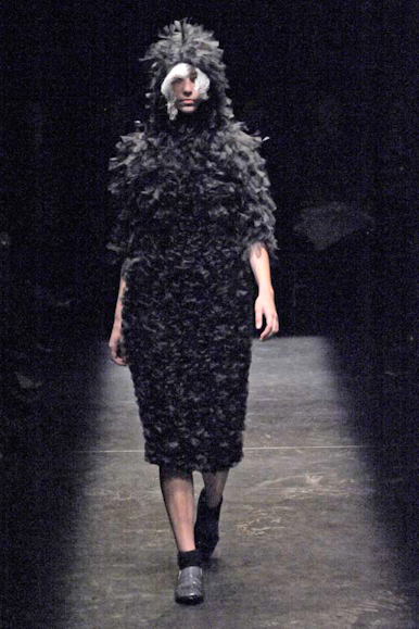desfile-cdesgarcons-parisverao2009rtw-128