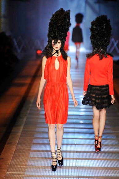 desfile-jgalliano-parisverao2009rtw-106