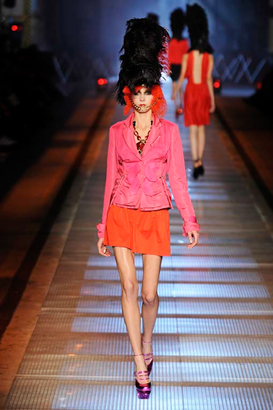 desfile-jgalliano-parisverao2009rtw-107