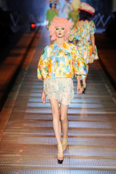 desfile-jgalliano-parisverao2009rtw-120