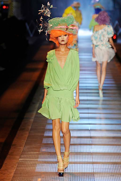 desfile-jgalliano-parisverao2009rtw-123