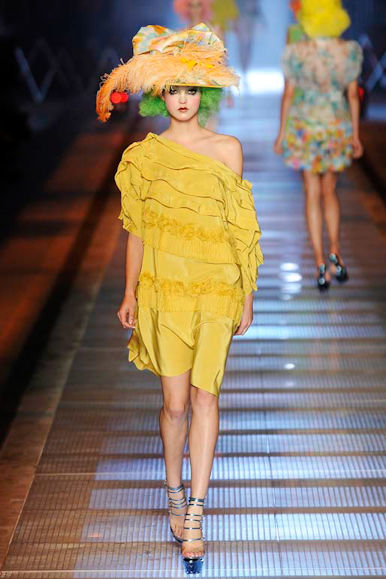 desfile-jgalliano-parisverao2009rtw-125