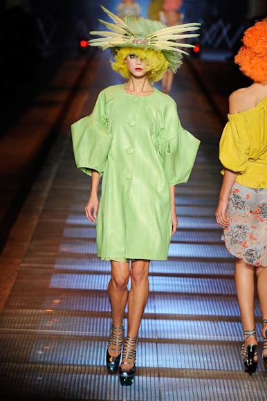 desfile-jgalliano-parisverao2009rtw-128