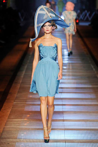 desfile-jgalliano-parisverao2009rtw-130