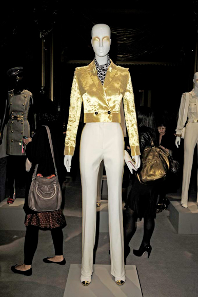 desfile-loewe-parisverao2009rtw-101
