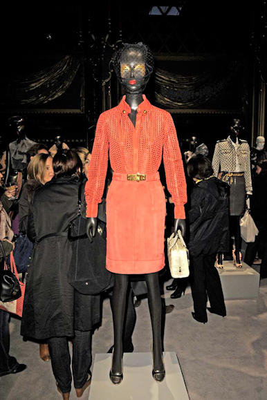 desfile-loewe-parisverao2009rtw-106