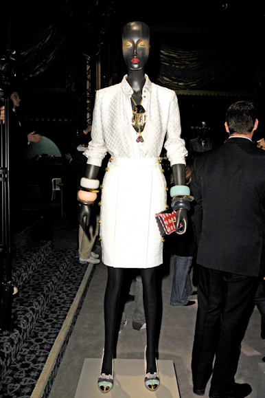 desfile-loewe-parisverao2009rtw-108