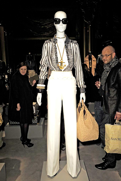 desfile-loewe-parisverao2009rtw-110