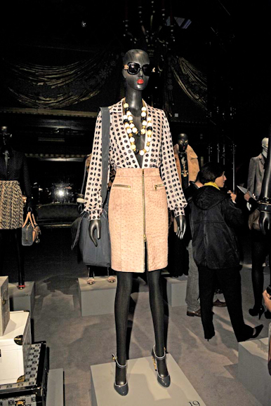 desfile-loewe-parisverao2009rtw-111