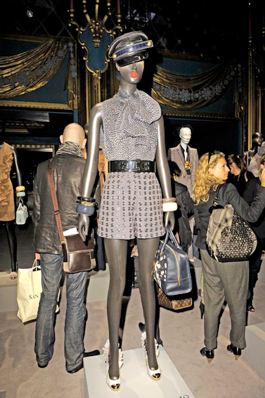 desfile-loewe-parisverao2009rtw-112