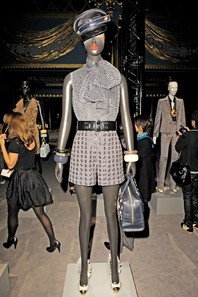 desfile-loewe-parisverao2009rtw-115