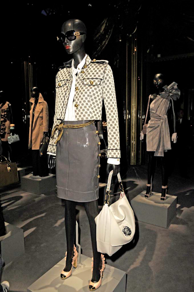 desfile-loewe-parisverao2009rtw-122