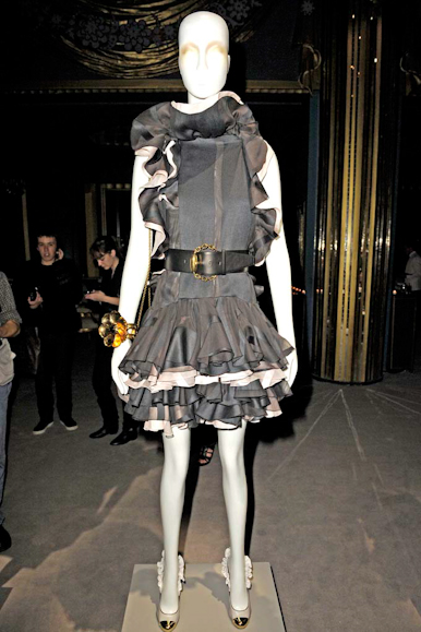 desfile-loewe-parisverao2009rtw-128