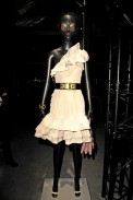 desfile-loewe-parisverao2009rtw-129
