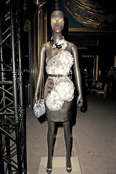 desfile-loewe-parisverao2009rtw-130