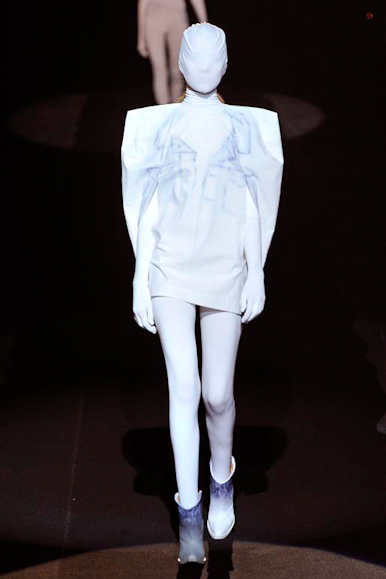 desfile-mmargiela-parisverao2009rtw-107