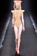 desfile-mmargiela-parisverao2009rtw-118