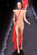 desfile-mmargiela-parisverao2009rtw-119