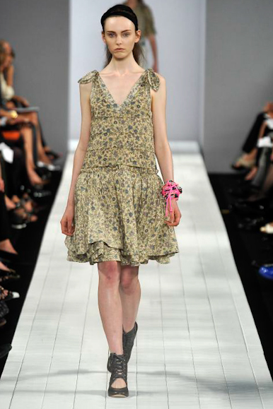 desfile-marcbymarc-nyverao2009rtw-108
