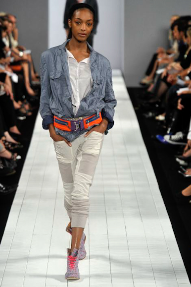 desfile-marcbymarc-nyverao2009rtw-112