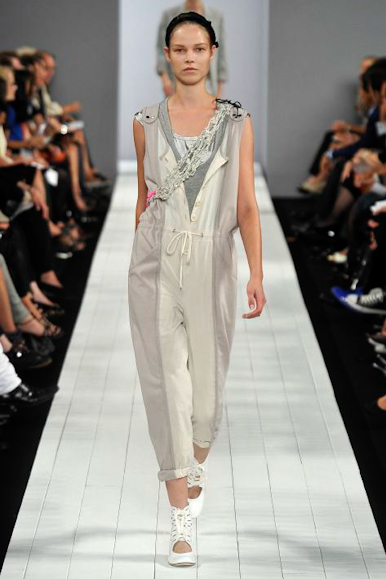 desfile-marcbymarc-nyverao2009rtw-114
