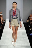 desfile-marcbymarc-nyverao2009rtw-117