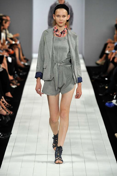 desfile-marcbymarc-nyverao2009rtw-119