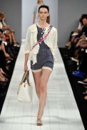 desfile-marcbymarc-nyverao2009rtw-144