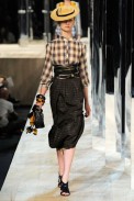 desfile-marcjacobs-parisverao2011rtw-101