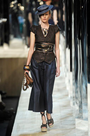 desfile-marcjacobs-parisverao2011rtw-108