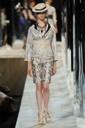 desfile-marcjacobs-parisverao2011rtw-112