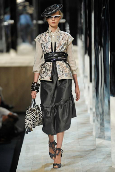 desfile-marcjacobs-parisverao2011rtw-113