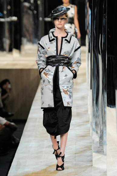 desfile-marcjacobs-parisverao2011rtw-114