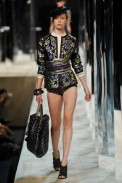 desfile-marcjacobs-parisverao2011rtw-117