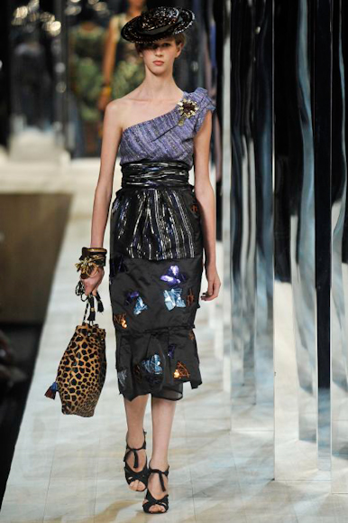 desfile-marcjacobs-parisverao2011rtw-118