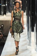 desfile-marcjacobs-parisverao2011rtw-119