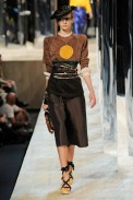 desfile-marcjacobs-parisverao2011rtw-128