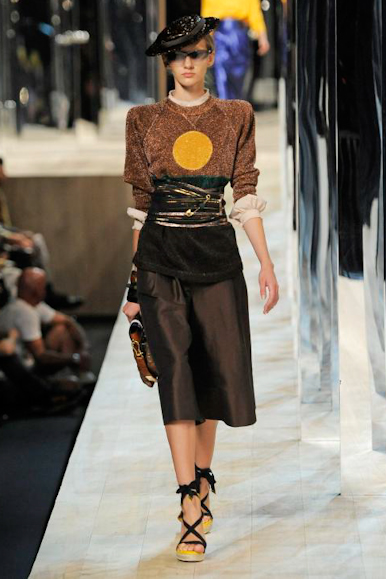desfile-marcjacobs-parisverao2011rtw-128