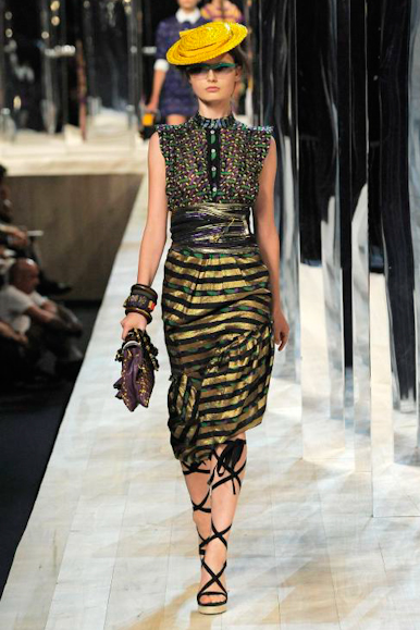 desfile-marcjacobs-parisverao2011rtw-134