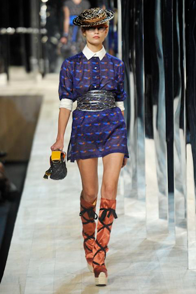 desfile-marcjacobs-parisverao2011rtw-135